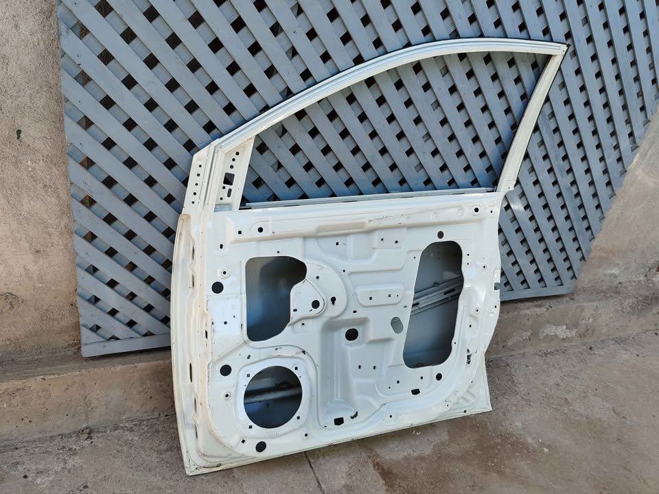 Puerta delantera derecha Ssangyong Korando 2011 - 2019 - Imagen 9