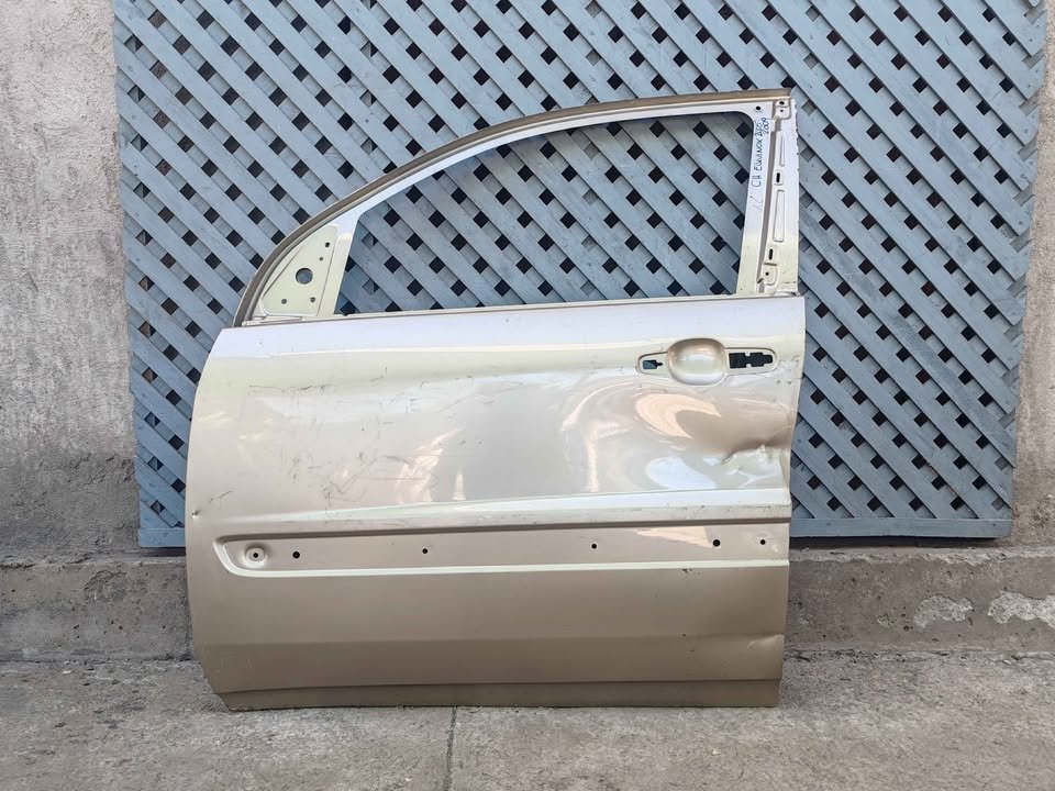 Puerta delantera izquierda Chevrolet Equinox 2005 - 2009 - Imagen 2