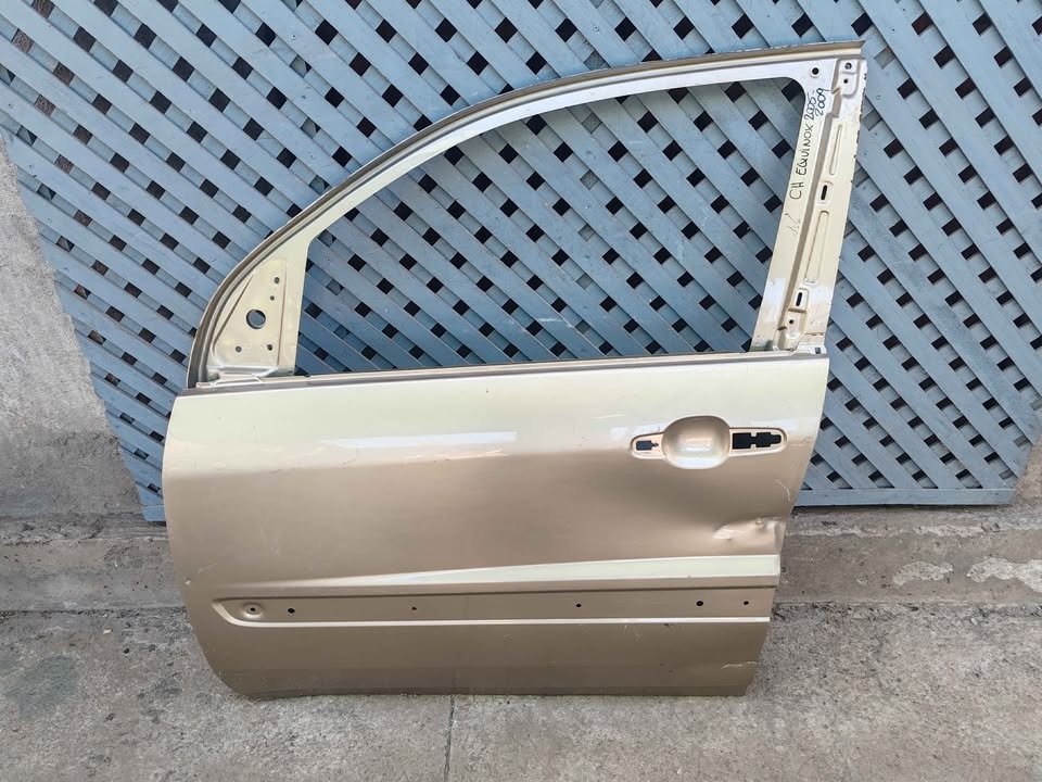Puerta delantera izquierda Chevrolet Equinox 2005 - 2009 - Imagen 3