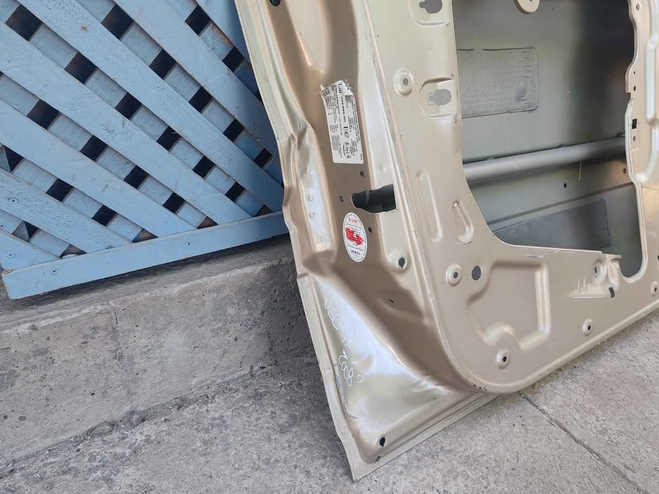 Puerta delantera izquierda Chevrolet Equinox 2005 - 2009 - Imagen 7
