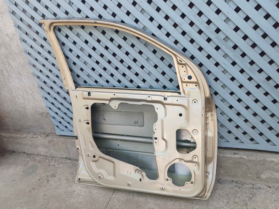 Puerta delantera izquierda Chevrolet Equinox 2005 - 2009 - Imagen 9