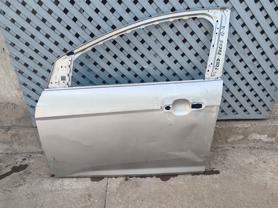 Puerta delantera izquierda Ford Focus 2012 - 2016