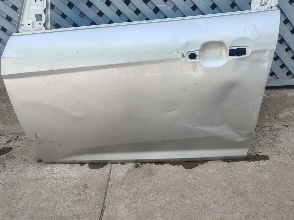 Puerta delantera izquierda Ford Focus 2012 - 2016 - Imagen 5
