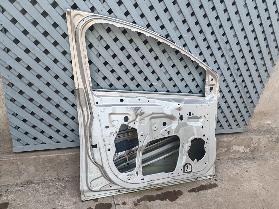 Puerta delantera izquierda Ford Focus 2012 - 2016 - Imagen 6