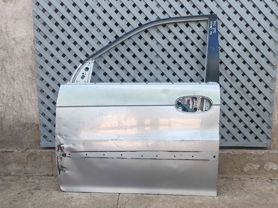 Puerta delantera izquierda Kia Carnival 2002 - 2006