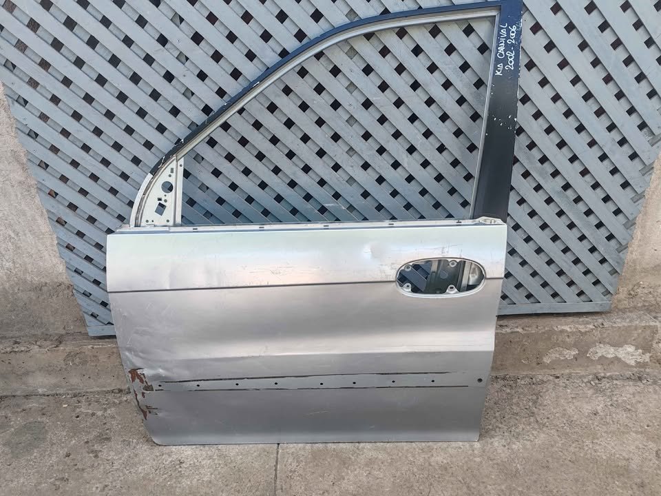 Puerta delantera izquierda Kia Carnival 2002 - 2006 - Imagen 2