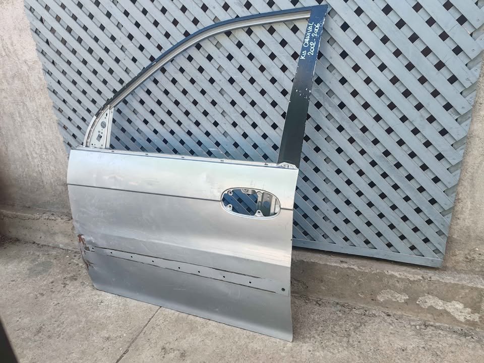 Puerta delantera izquierda Kia Carnival 2002 - 2006 - Imagen 5