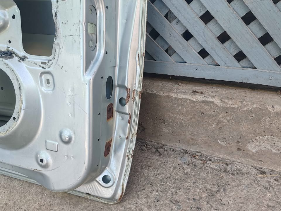 Puerta delantera izquierda Kia Carnival 2002 - 2006 - Imagen 6