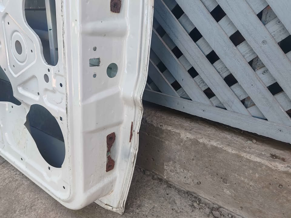 Puerta delantera izquierda Mahindra Pick Up 2008 - 2016 - Imagen 6