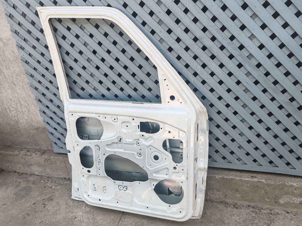 Puerta delantera izquierda Mahindra Pick Up 2008 - 2016 - Imagen 7