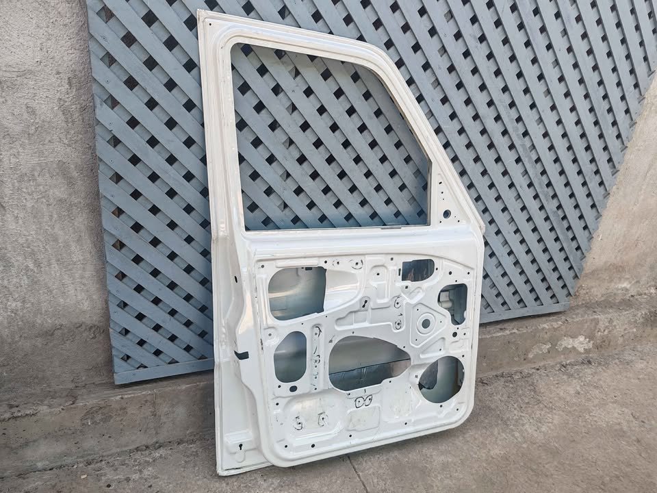Puerta delantera izquierda Mahindra Pick Up 2008 - 2016 - Imagen 8