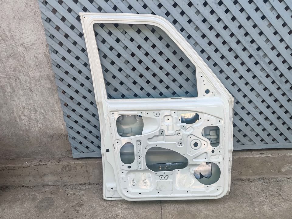 Puerta delantera izquierda Mahindra Pick Up 2008 - 2016 - Imagen 9