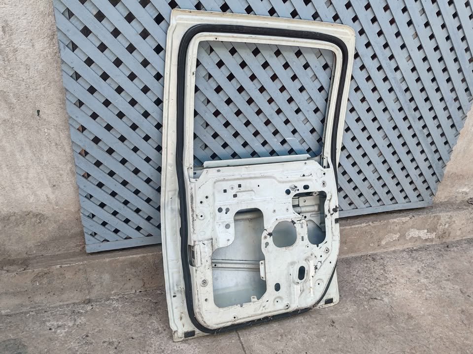 Puerta trasera derecha Chevrolet Dmax 2007 - 2014 - Imagen 7