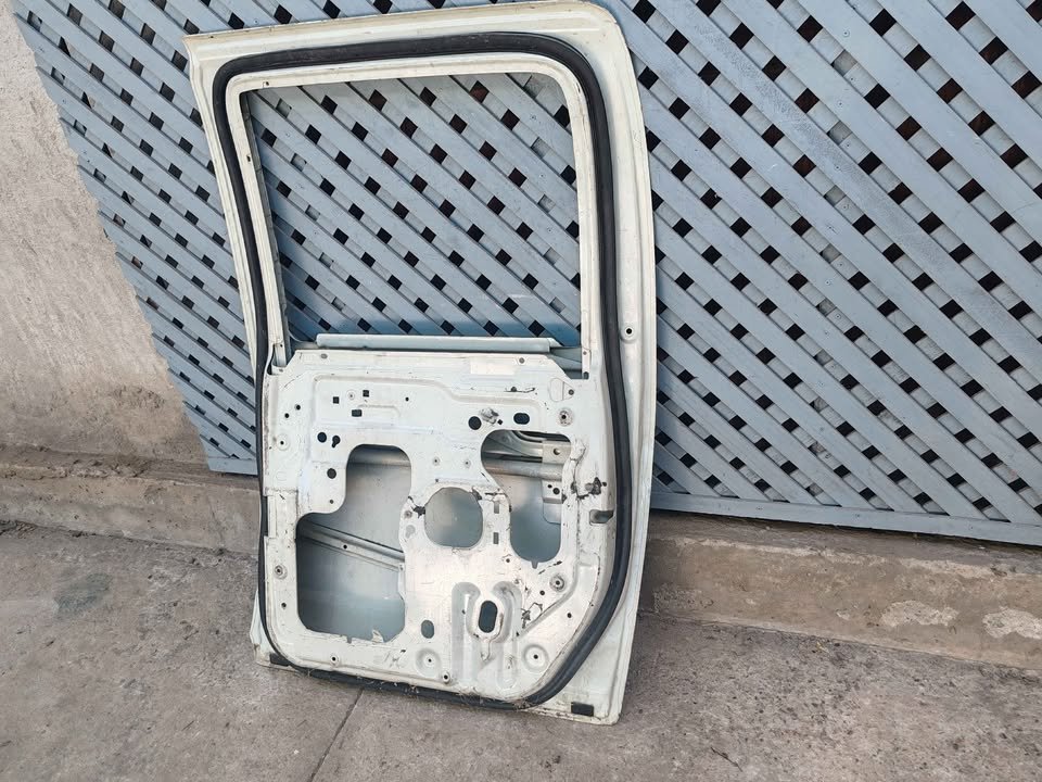 Puerta trasera derecha Chevrolet Dmax 2007 - 2014 - Imagen 8