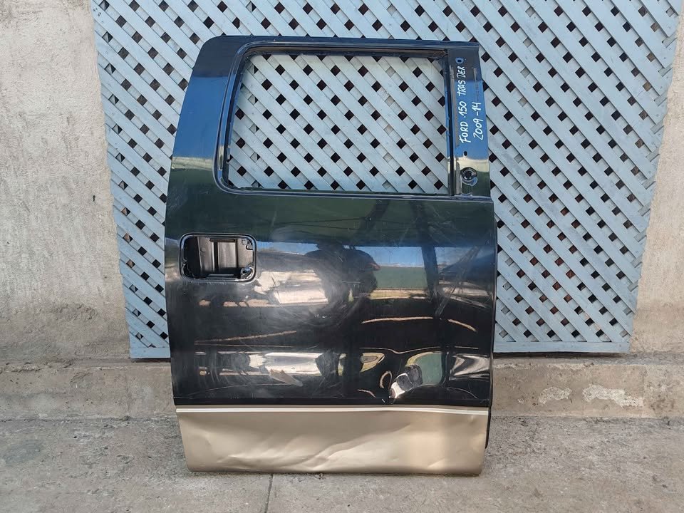 Puerta trasera derecha Ford F150 2009 - 2014