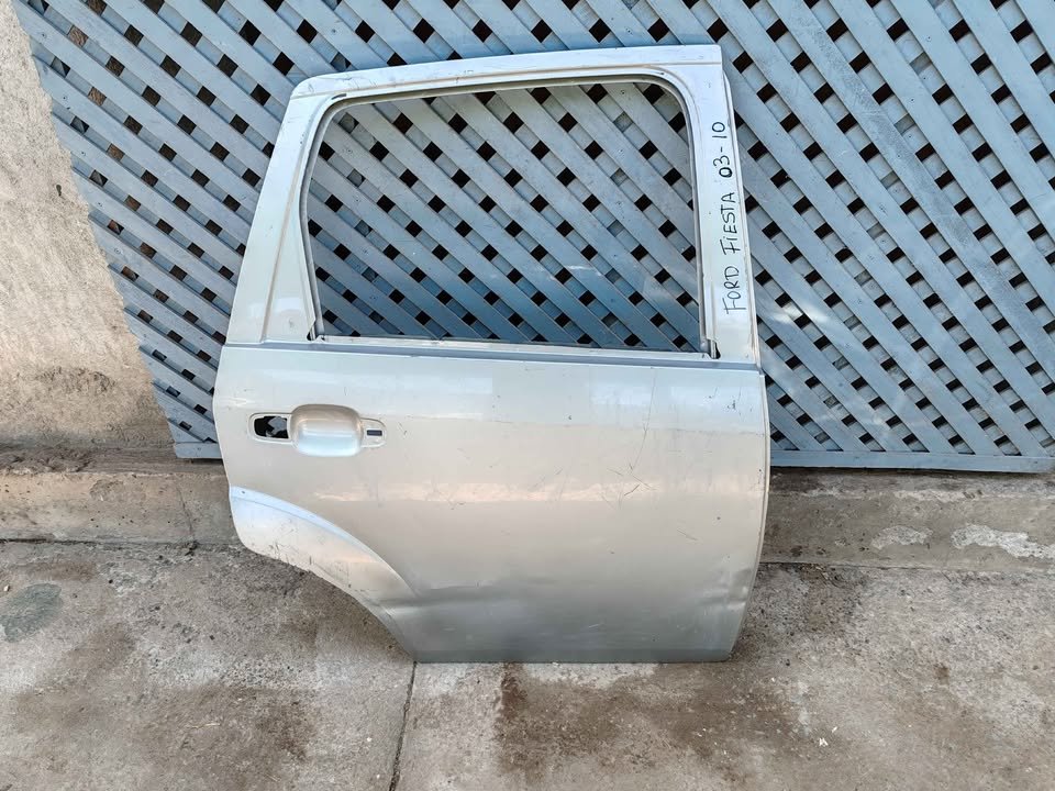 Puerta trasera derecha Ford Fiesta 2003 - 2010 - Imagen 2