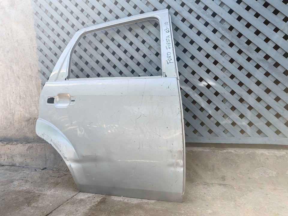 Puerta trasera derecha Ford Fiesta 2003 - 2010 - Imagen 4