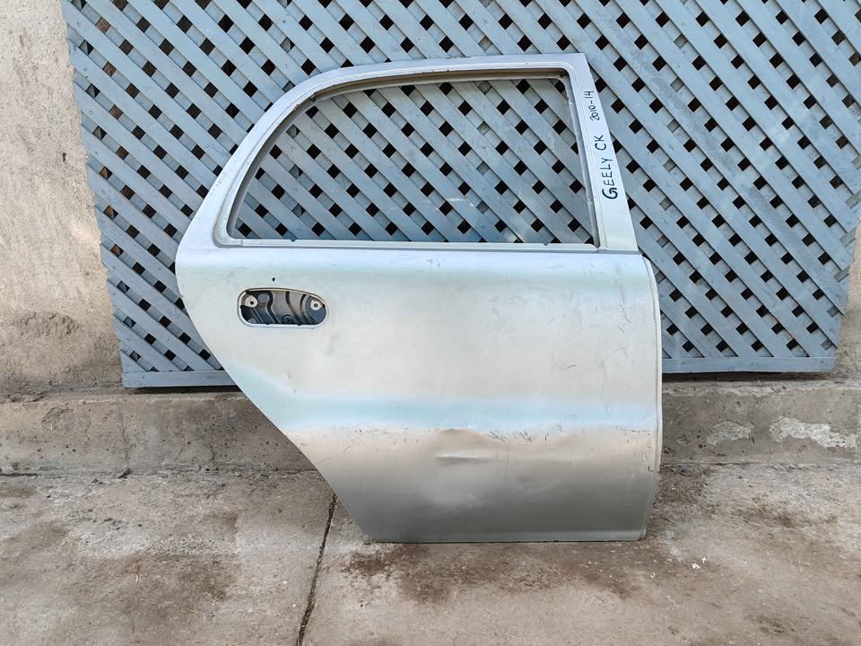 Puerta trasera derecha Geely CK 2010 - 2014