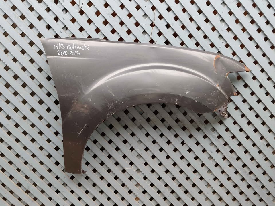 Tapabarro derecho Mitsubishi Outlander 2010 - 2013