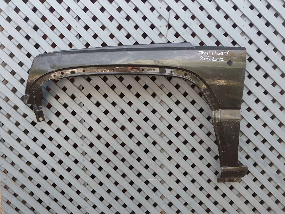 Tapabarro izquierdo Jeep Liberty 2005 - 2007