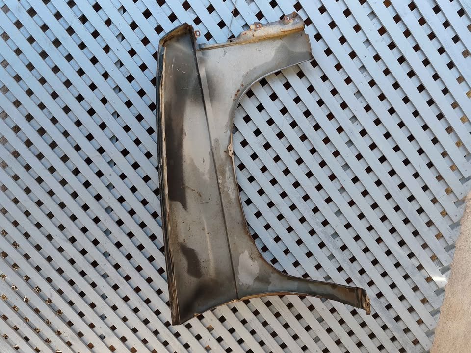 Tapabarro izquierdo Nissan D21 1998 - 2010 - Imagen 7