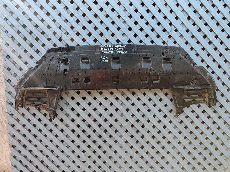 Cubre motor inferior Peugeot Partner 2020 - 2024