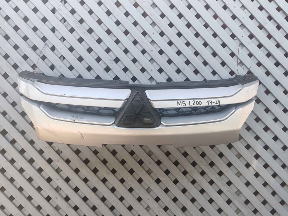 Máscara Mitsubishi L200 2019 - 2022