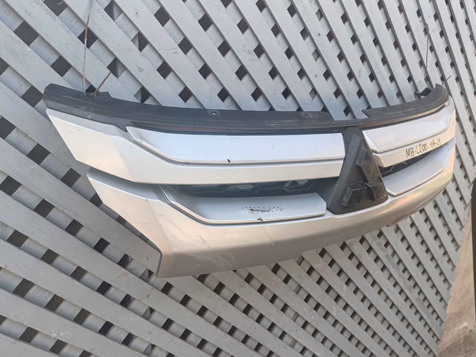 Máscara Mitsubishi L200 2019 - 2022 - Imagen 3