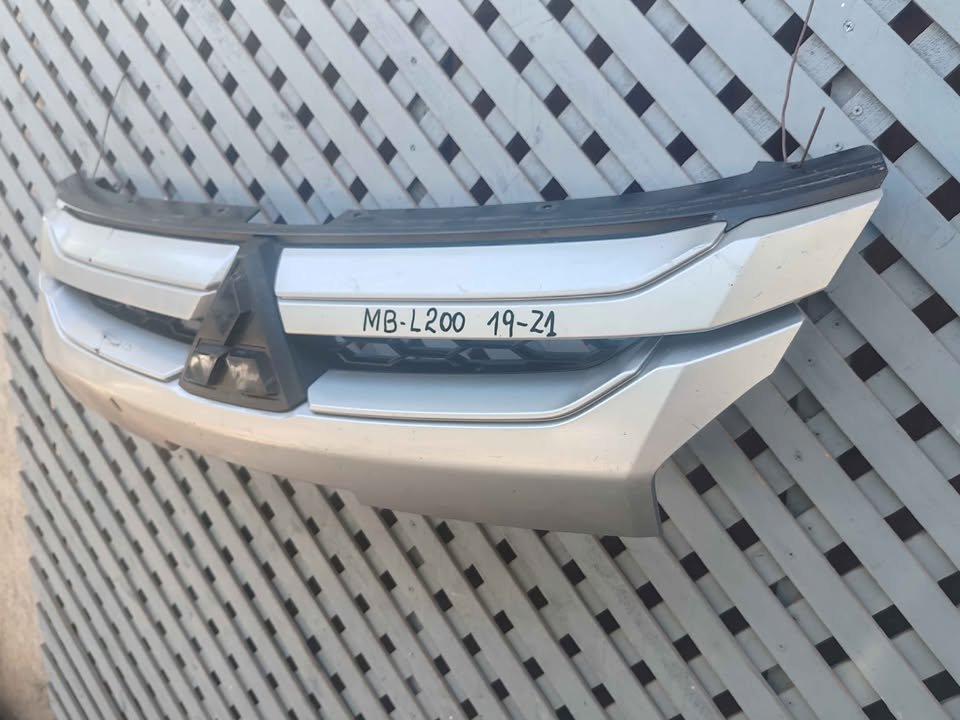 Máscara Mitsubishi L200 2019 - 2022 - Imagen 5