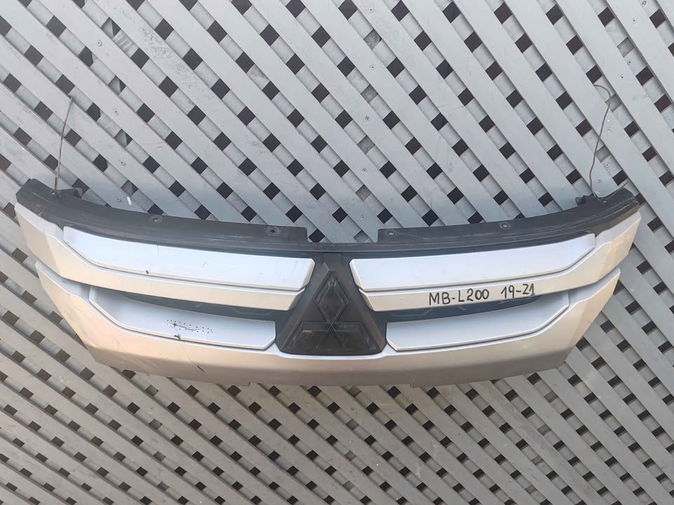 Máscara Mitsubishi L200 2019 - 2022 - Imagen 2