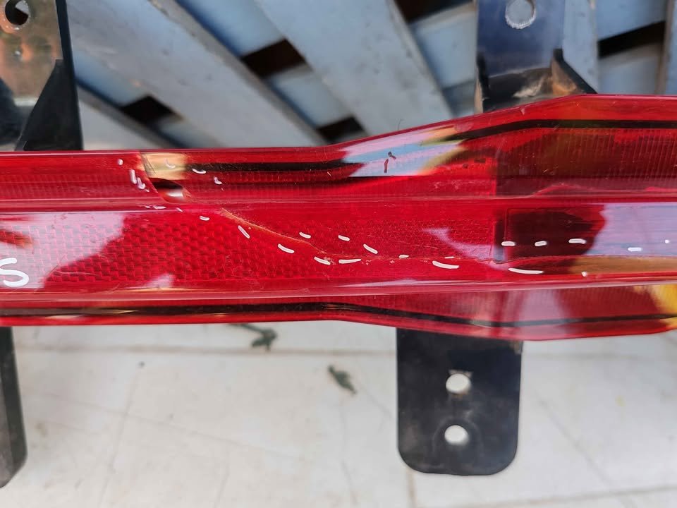 Mica de parachoque trasero derecho Chevrolet Captiva 2019 - 2025 - Imagen 3