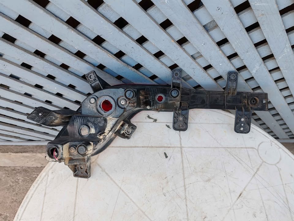 Mica de parachoque trasero derecho Chevrolet Captiva 2019 - 2025 - Imagen 7