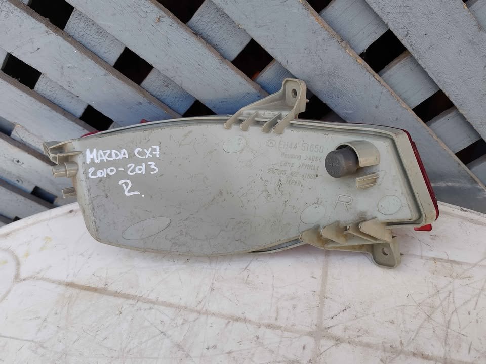 Mica de parachoque trasero derecho Mazda CX7 2010 - 2013 - Imagen 5