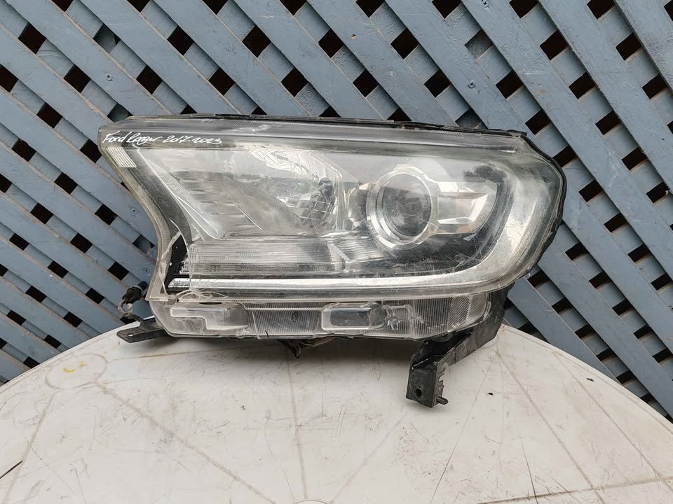 Óptico izquierdo Ford Ranger 2017 - 2023