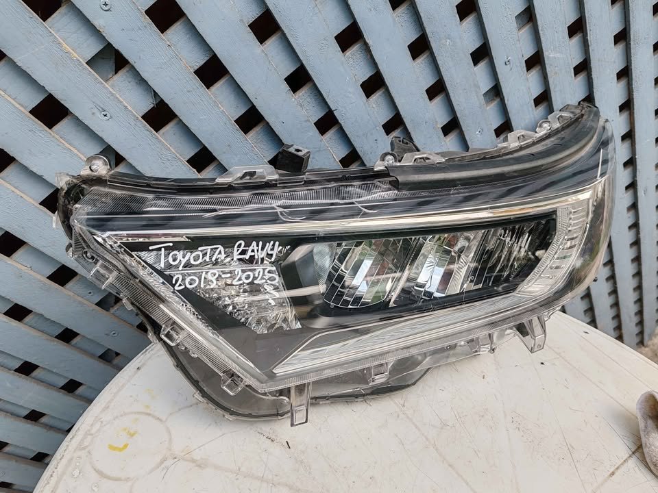 Óptico izquierdo Toyota RAV 4 2019 - 2025 - Imagen 2
