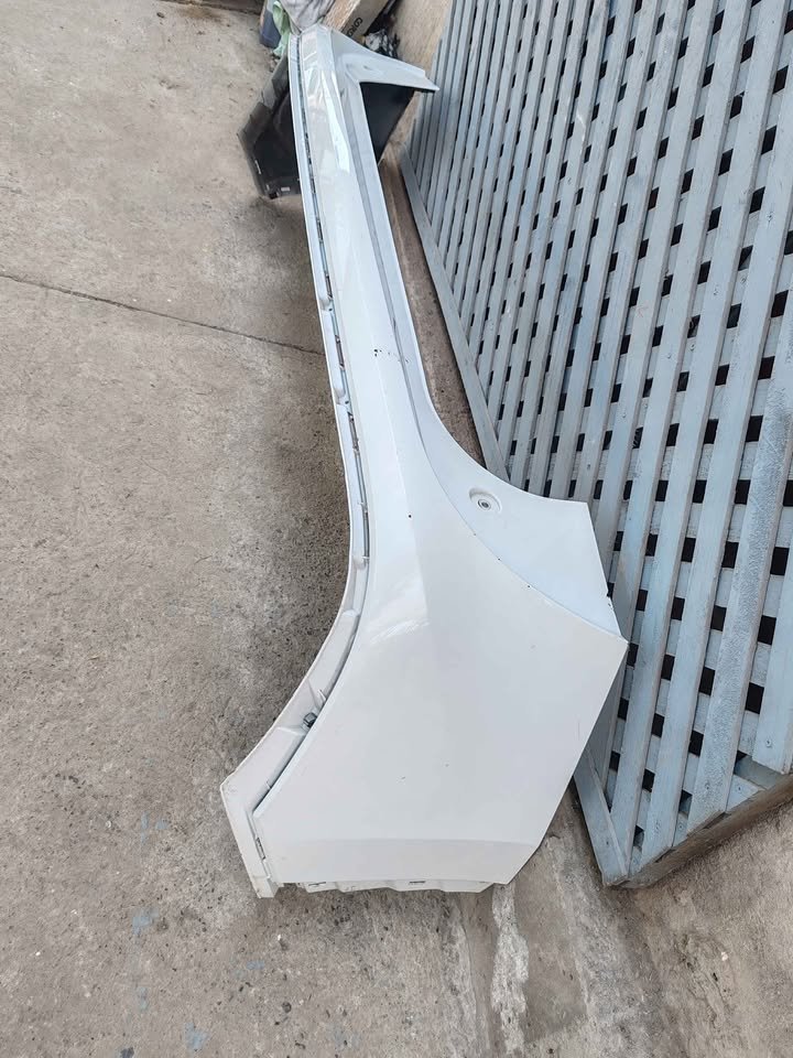 Parachoque trasero superior Chevrolet Captiva 2019 - 2025 - Imagen 3