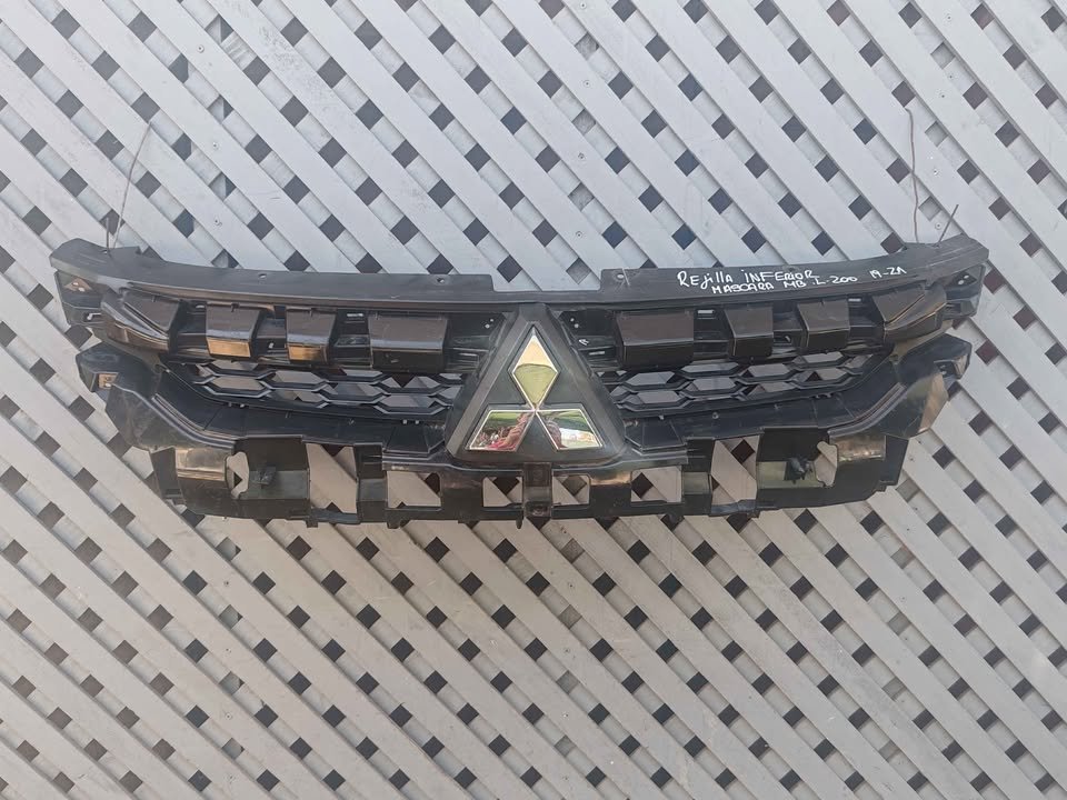 Rejilla de máscara Mitsubishi L200 2019 - 2022