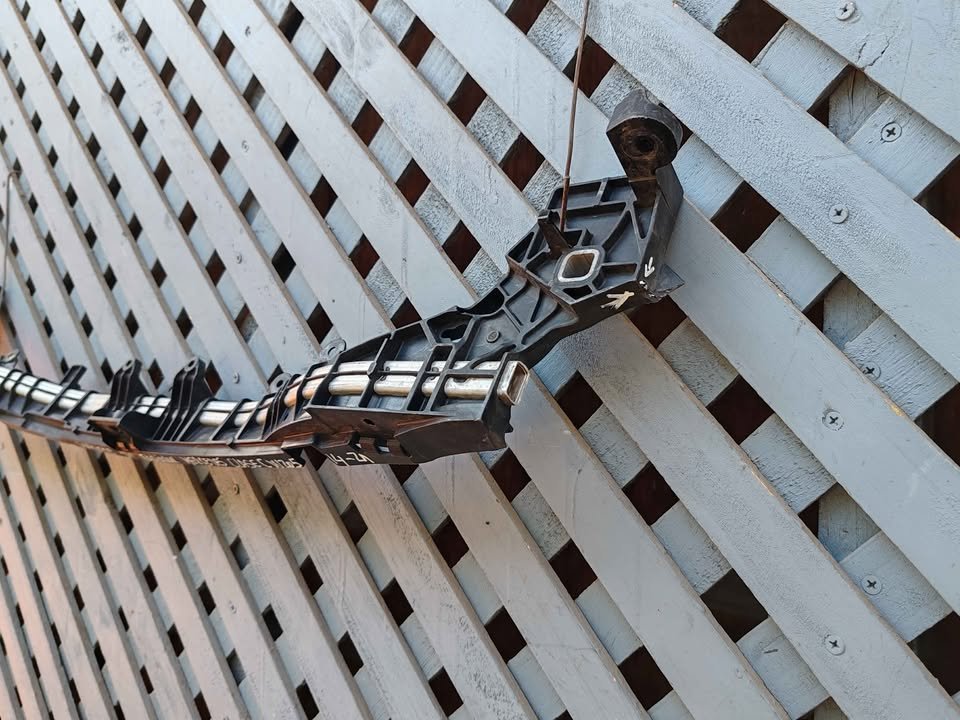 Soporte marco de radiador Mercedes Benz C200 2015 - 2021 - Imagen 5