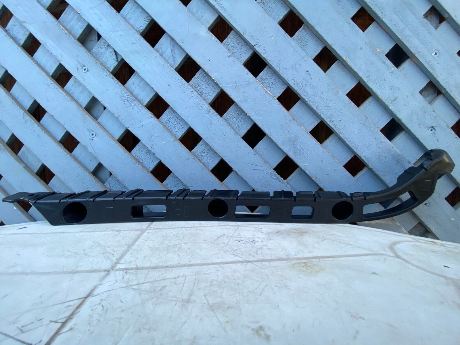 Mensula trasera izquierda Chevrolet Cruze 2010 - 2015