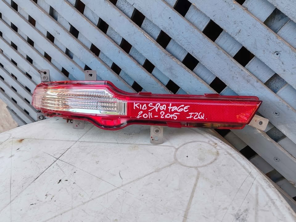 Mica o foco de parachoque trasero izquierdo Kia Sportage 2011 - 2015 - Imagen 3