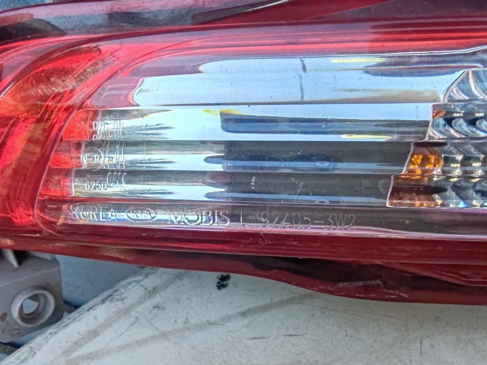 Mica o foco de parachoque trasero izquierdo Kia Sportage 2011 - 2015 - Imagen 4