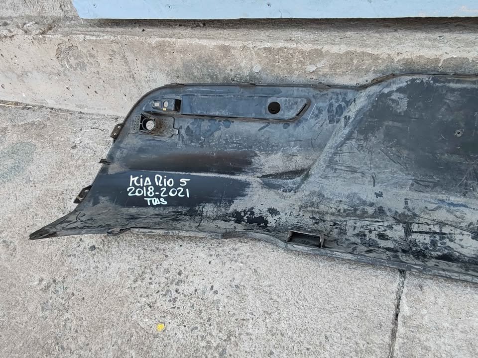 Moldura de parachoque trasero Kia Rio 5 2018 - 2021 - Imagen 7