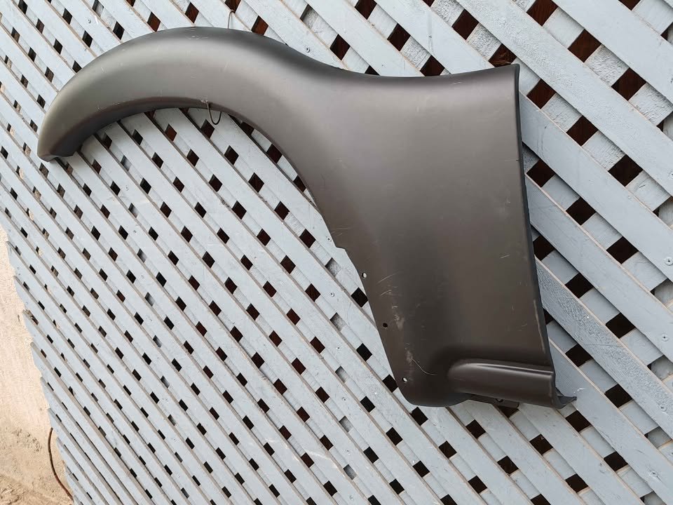 Moldura delantera izquierda Mahindra Scorpio 2011 - 2019 - Imagen 2