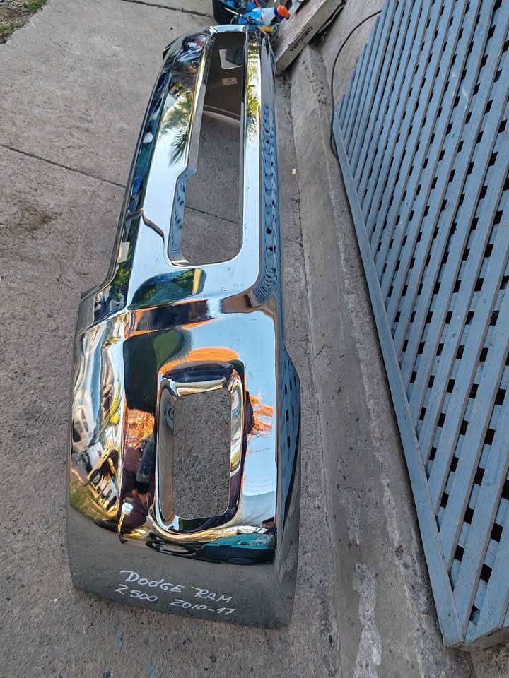 Parachoque delantero Dodge 2500 Laramie 2013 - 2019 - Imagen 4
