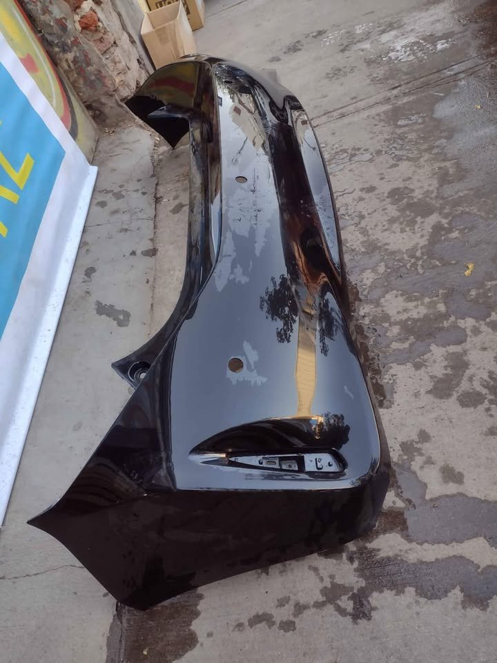 Parachoque trasero Toyota Prius C 2018 - 2020 - Imagen 3