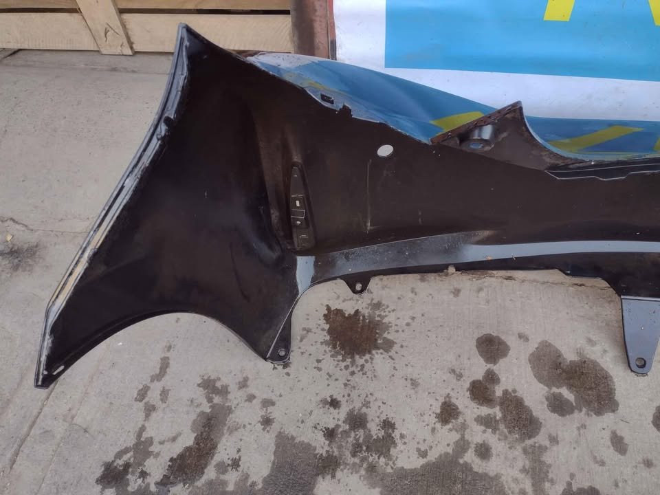 Parachoque trasero Toyota Prius C 2018 - 2020 - Imagen 7