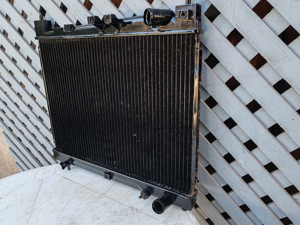 Radiador de agua Toyota Yaris 2000 - 2015 - Imagen 3