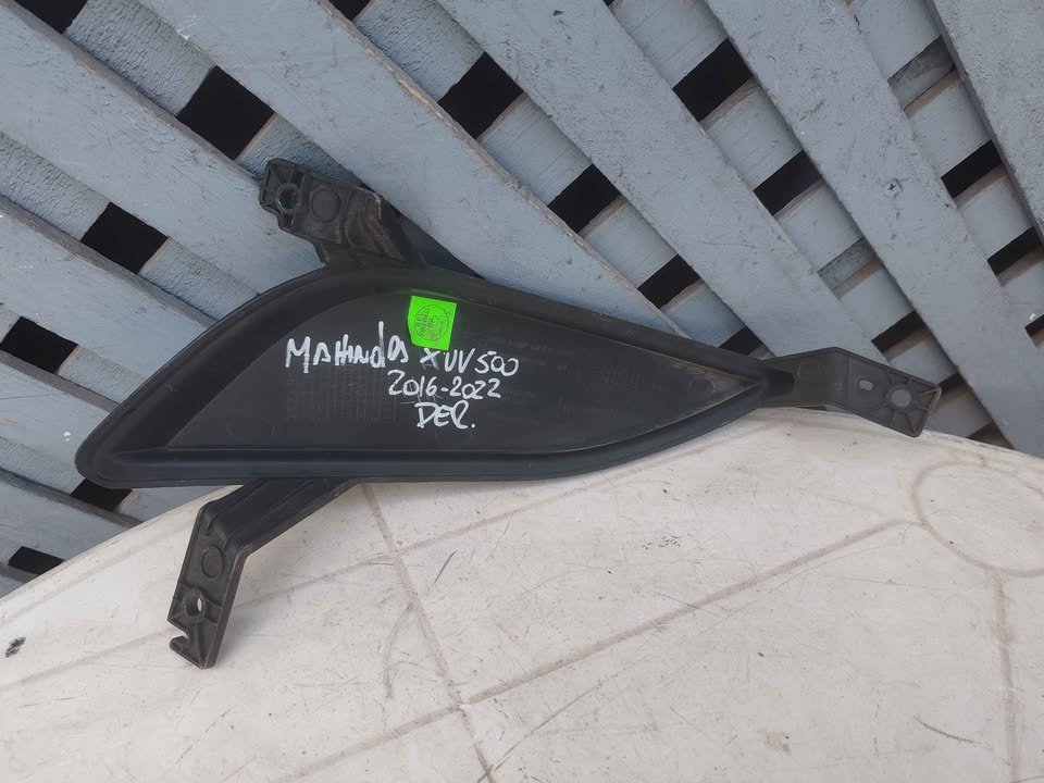 Tapa de neblinero derecho Mahindra XUV500 2016 - 2022 - Imagen 3