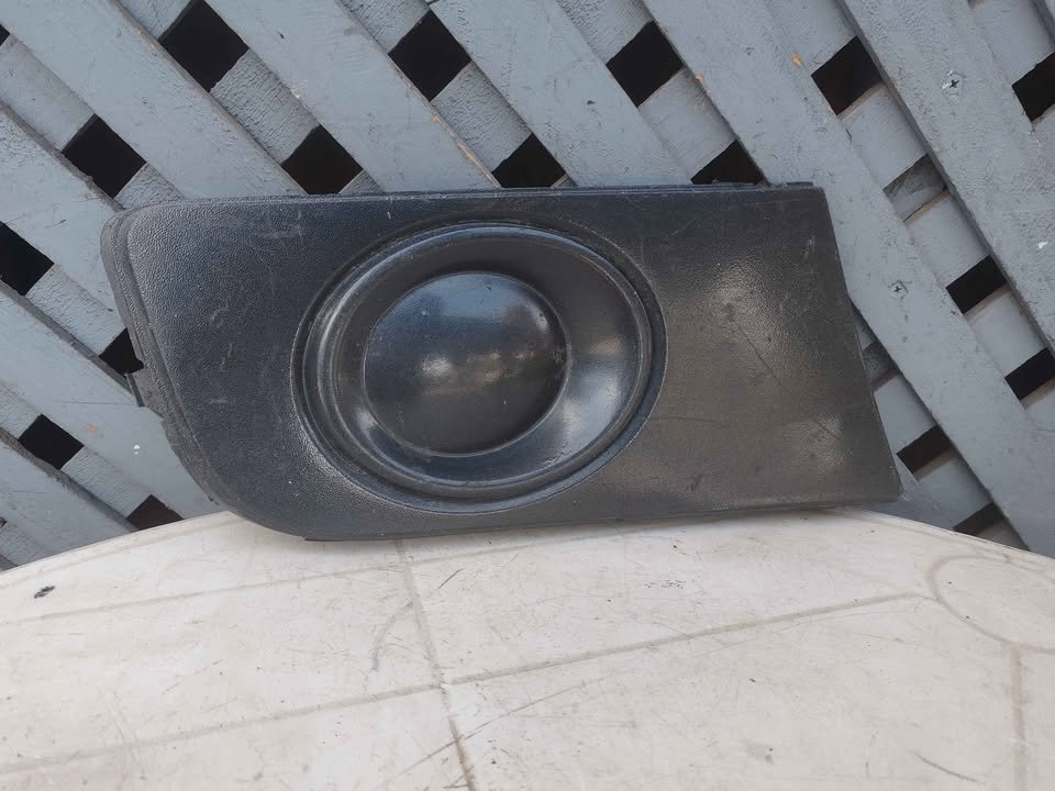 Tapa de neblinero derecho Volkswagen Amarok 2011 - 2015