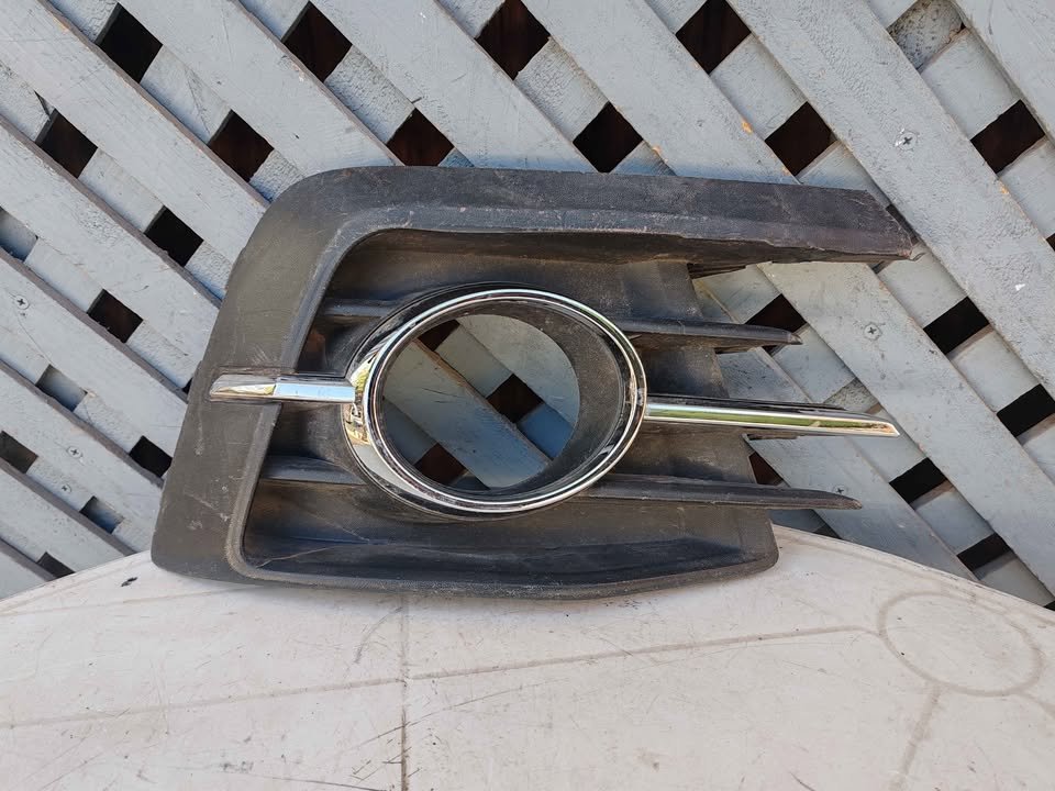 Tapa de neblinero derecho Volkswagen Gol 2016 - 2018